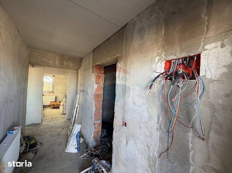 Casă cu 4 camere cu Teren 497 Mp în Câmpineanca