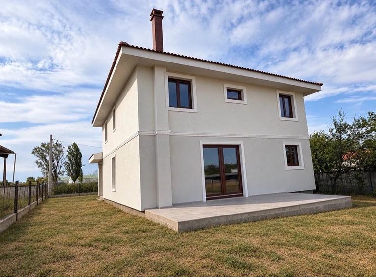 Casă cu Teren 750 Mp în Central