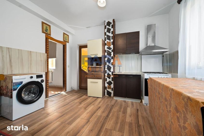 Casă cu 6 camere cu Teren 428 Mp în Horia
