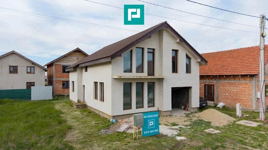 Casă cu 5 camere cu Teren 250 Mp în Est