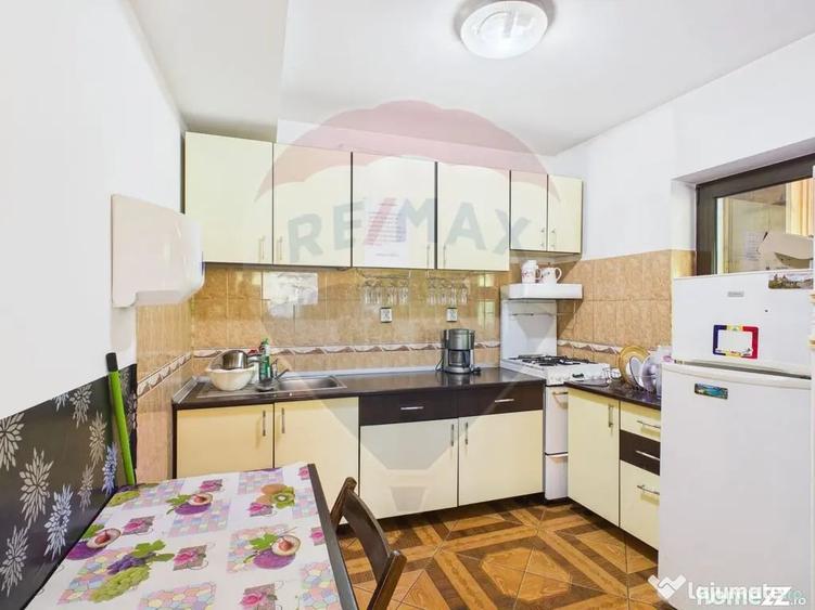 Casă cu 9 camere cu Teren 341 Mp în Dâmbovicioara