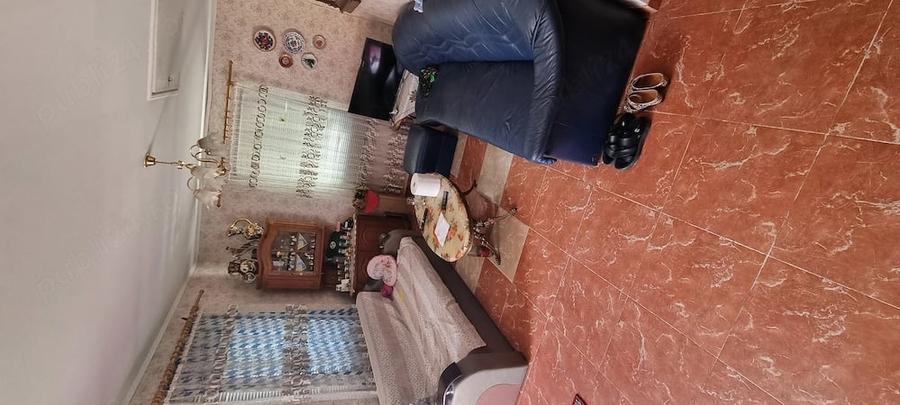 Casă cu Teren 2500 Mp în Central
