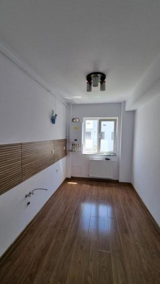 Apartament cu 3 camere semidecomandat în Florești — fotografia 3
