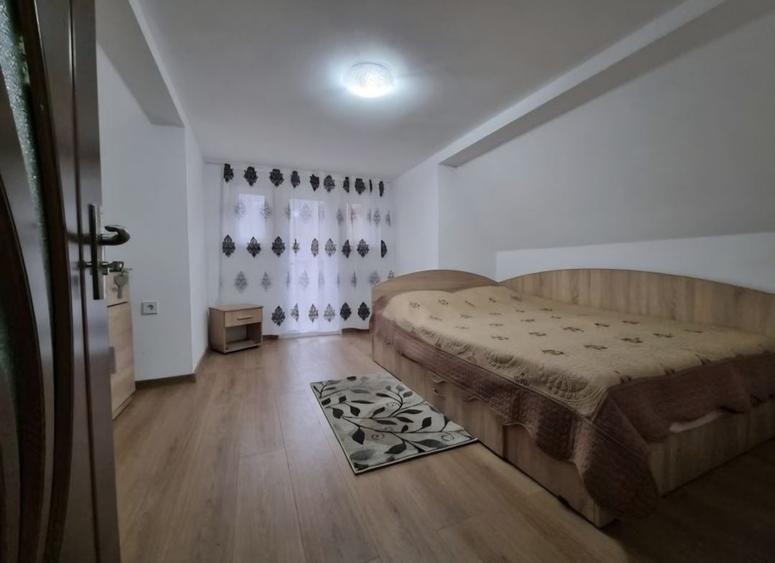 Casă cu 4 camere în Rogoz