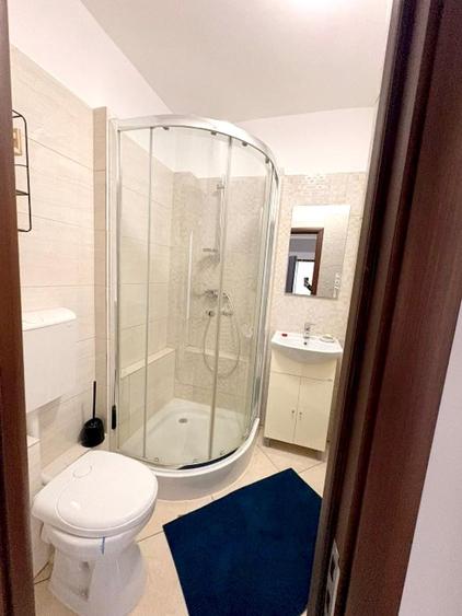 Apartament cu 4 camere semidecomandat, mobilat în Drumul Taberei