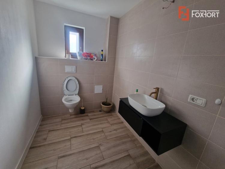 Duplex cu 5 camere cu Canalizare în Moșnița Veche
