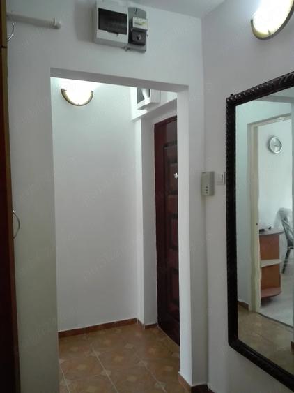 Apartament cu 2 camere semidecomandat în Florilor