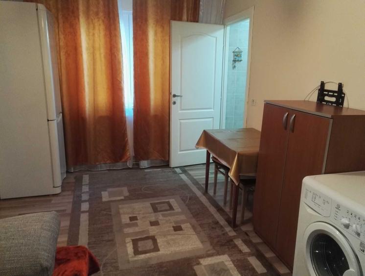 Apartament cu 2 camere semidecomandat în P-ța Doina