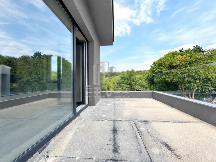 Duplex cu 5 camere cu Canalizare în Câmpului