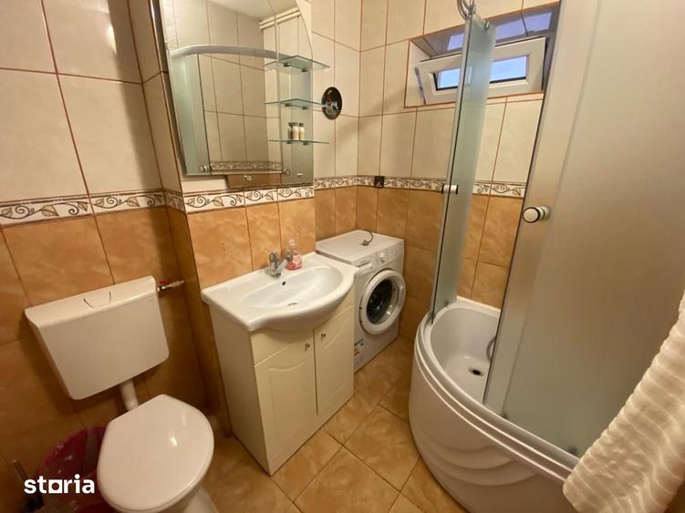 Apartament cu 2 camere decomandat în Micro 6