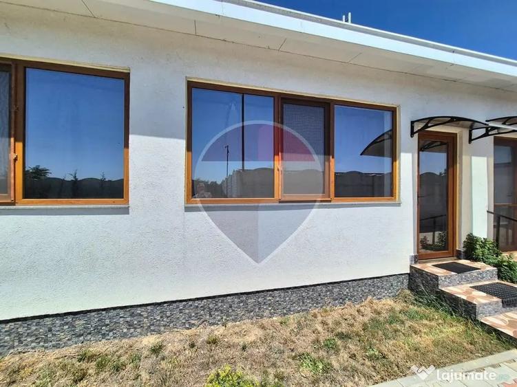 Apartament cu 2 camere semidecomandat în Bujac