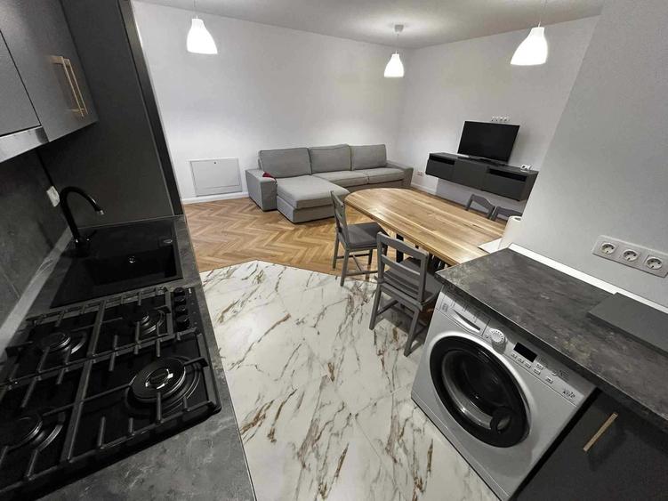 Apartament cu 2 camere decomandat în Central