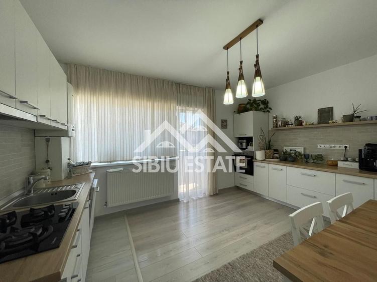 Apartament cu 2 camere decomandat, mobilat în Arhitecților - Calea Cisnădiei