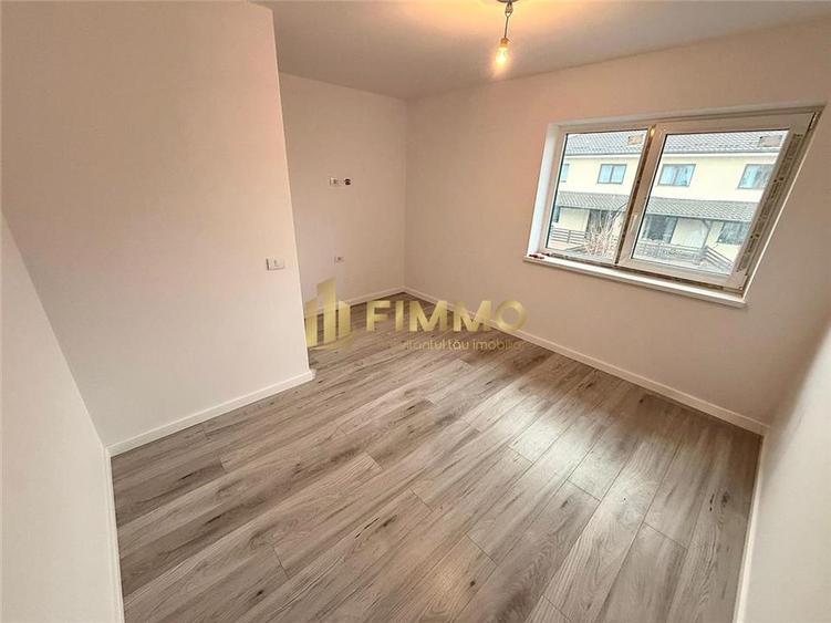 Duplex cu 4 camere cu Teren 260 Mp în Exterior Est