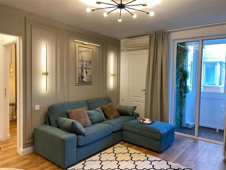 Apartament cu 2 camere semidecomandat în Calea Victoriei