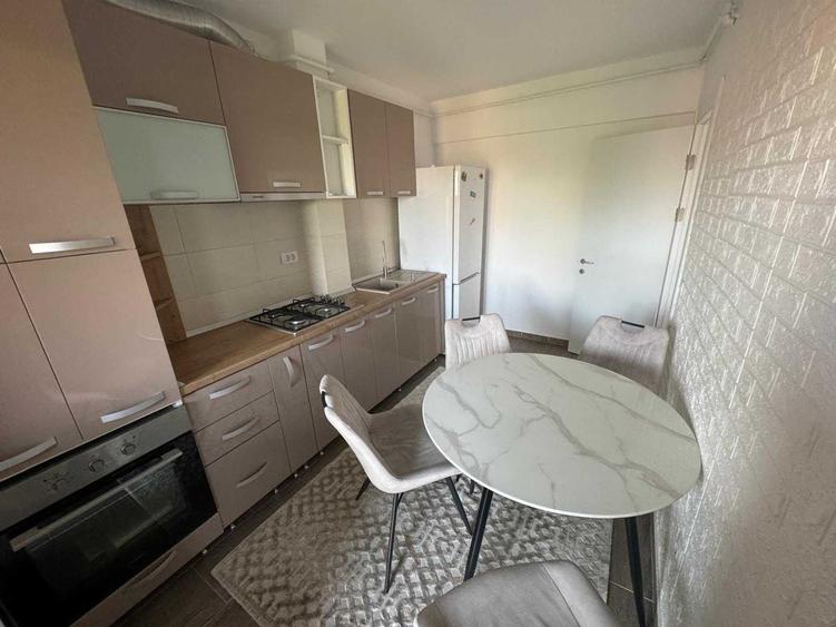 Apartament cu 2 camere decomandat în Exterior Vest