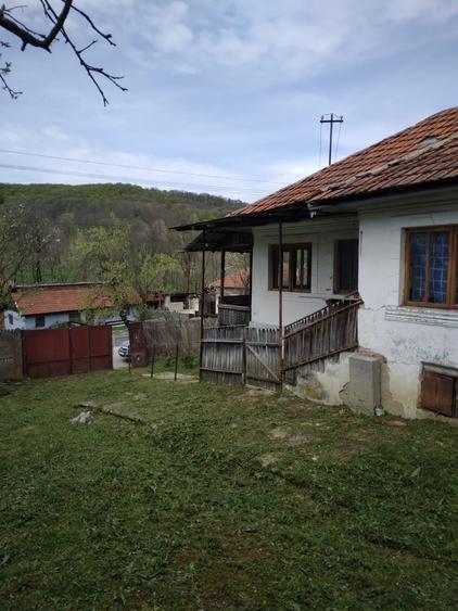 Casă cu 3 camere în Valea