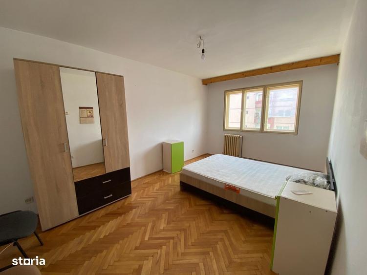Apartament cu 4 camere, mobilat în Vasile Aaron