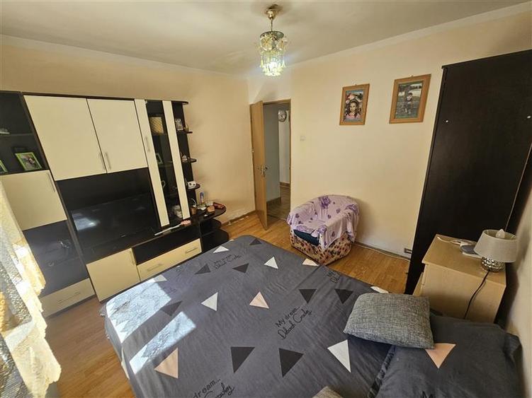 Apartament cu 2 camere decomandat, mobilat în Micro IV