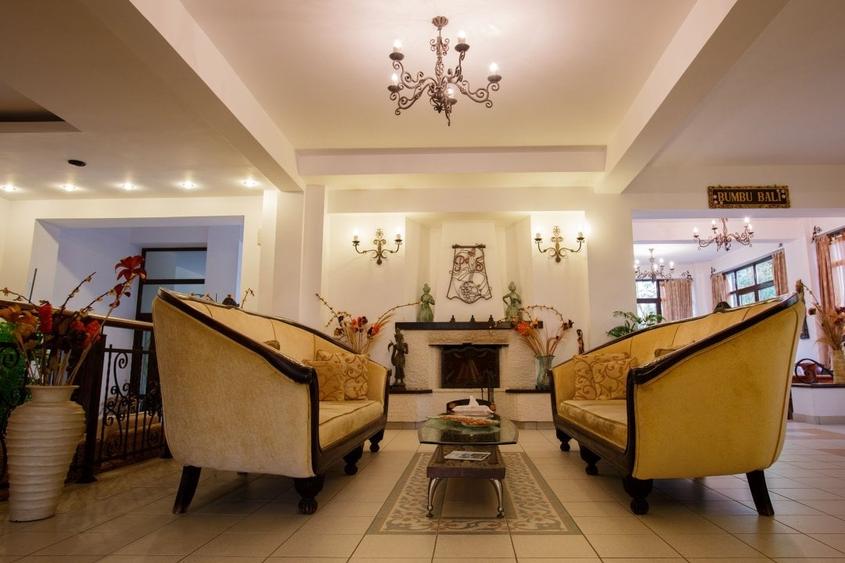 Casă individuală cu 15 camere cu Teren 5000 Mp în Cornu de Jos (Cornu)
