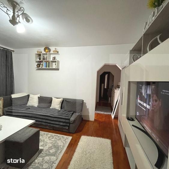 Apartament cu 3 camere semidecomandat în Central