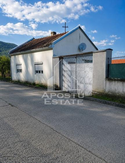 Casă individuală cu 4 camere cu Canalizare în Tisa