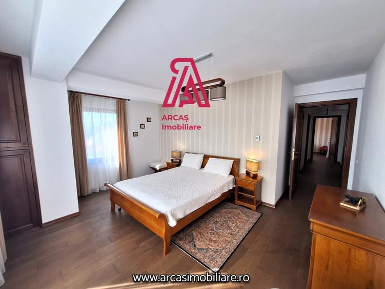 Apartament cu 3 camere decomandat în Sub Arini