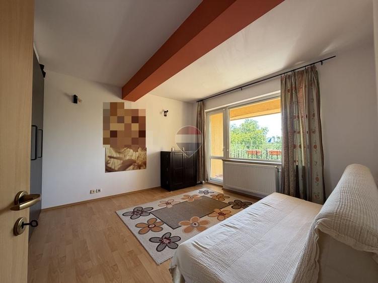 Casă individuală cu 8 camere cu Teren 1947 Mp în Corbeanca