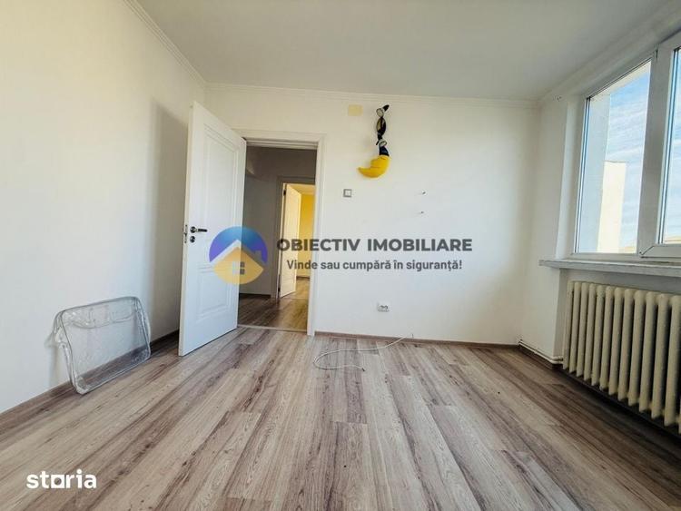 Apartament cu 3 camere decomandat în Vest