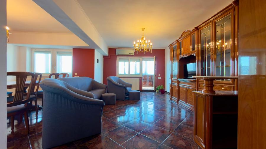 Apartament cu 3 camere în Unirii