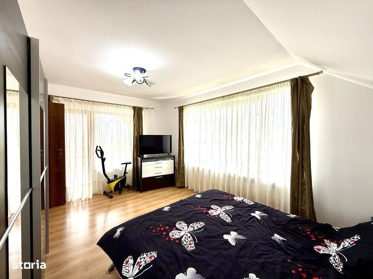 Casă cu 4 camere în Stana