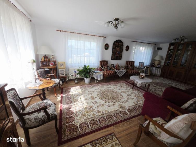 Casă cu 3 camere în Central