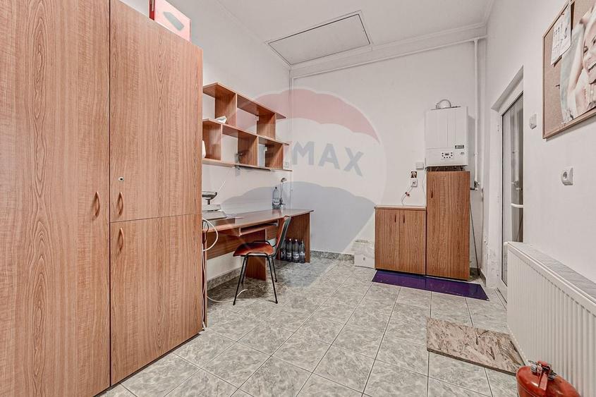 Spațiu comercial, de 40 mp, în Intim