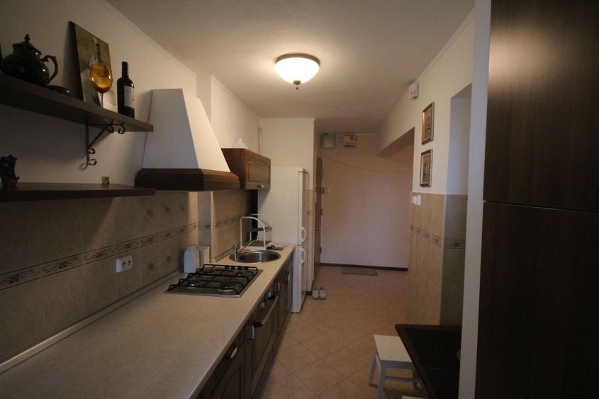 Apartament cu 3 camere decomandat, mobilat în Circumvalațiunii