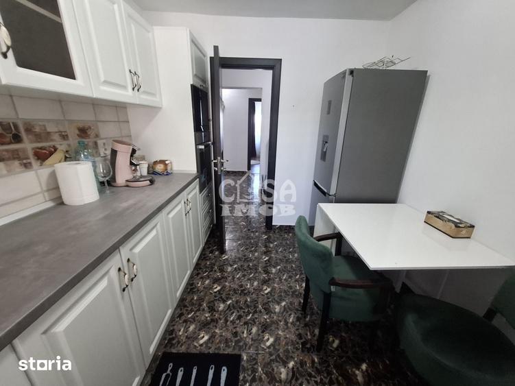 Apartament cu 3 camere în Micro 2