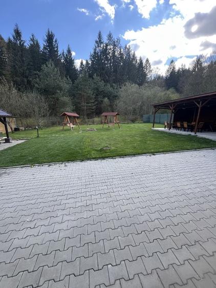 Casă cu 4 camere cu Teren 2000 Mp în Central