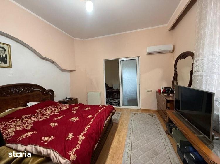 Casă cu 4 camere cu Teren 490 Mp în Central