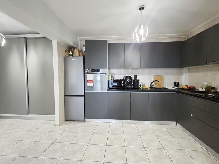 Apartament cu 2 camere decomandat în Ultimul leu