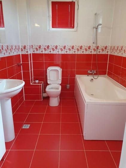 Casă individuală cu 5 camere cu Teren 447 Mp în Băneasa