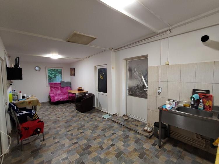 Casă cu 4 camere în Nicolae Bălcescu