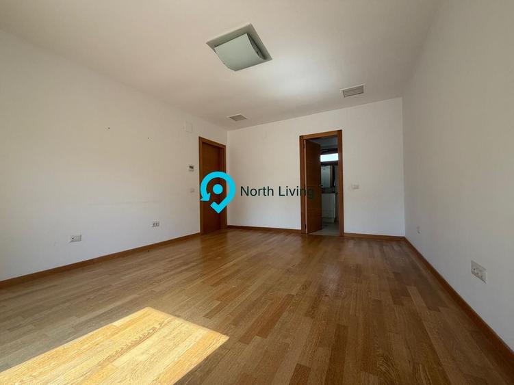 Duplex cu 6 camere cu Canalizare în Central