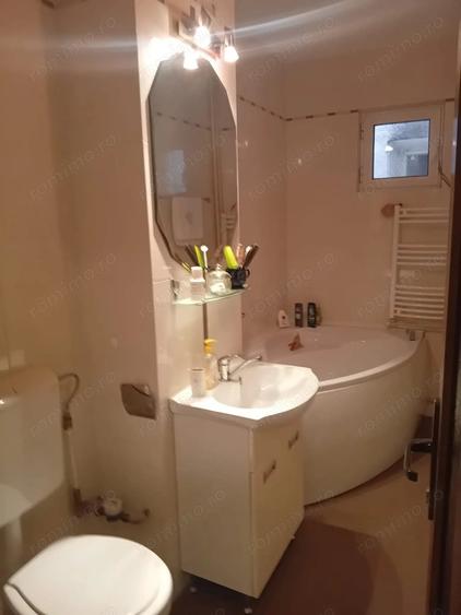 Apartament cu 3 camere decomandat în Micro 21