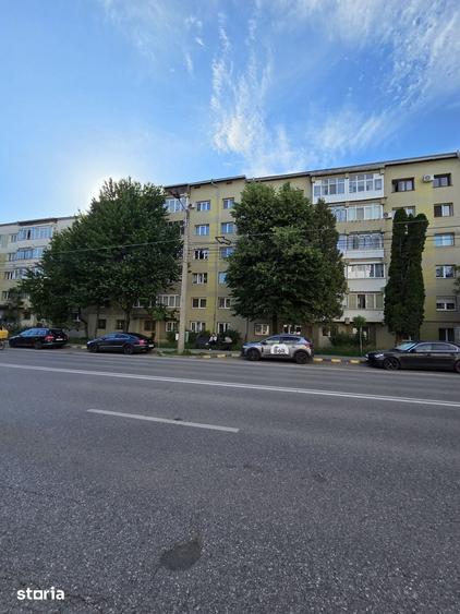 Apartament cu 3 camere decomandat în George Enescu