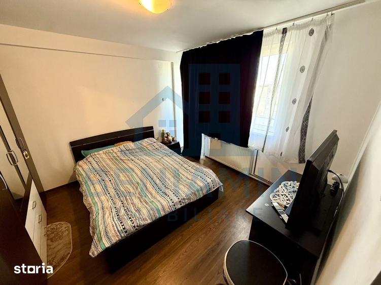 Apartament cu 3 camere decomandat în Craiovița Nouă