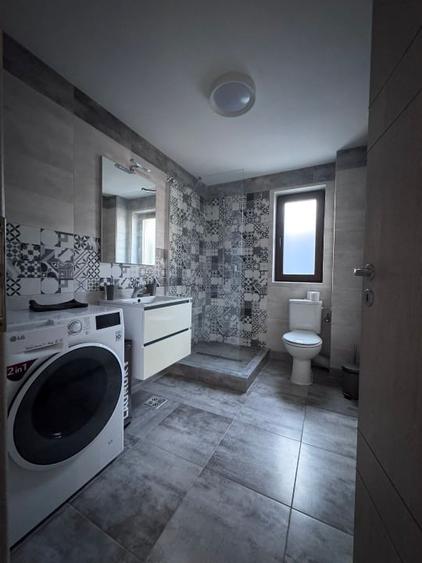 Casă cu 3 camere cu Garaj în Valea Adâncă