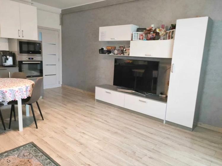 Apartament cu 3 camere decomandat, mobilat în Popas Păcurari