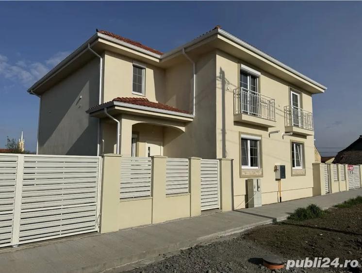 Casă cu 4 camere cu Teren 250 Mp în Șag