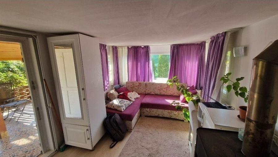 Casă cu 3 camere cu Teren 2200 Mp în Colibi