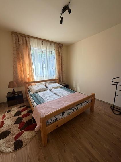 Casă individuală cu 7 camere cu Teren 200 Mp în Moldovenești