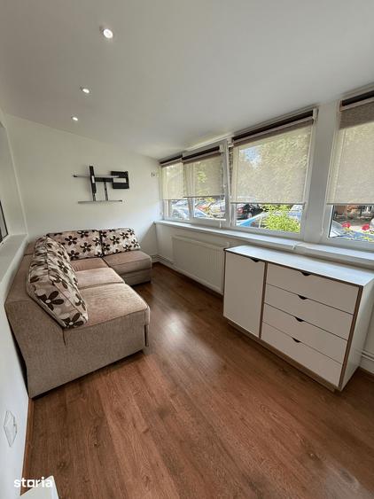Apartament cu 4 camere semidecomandat, mobilat în Exterior Vest